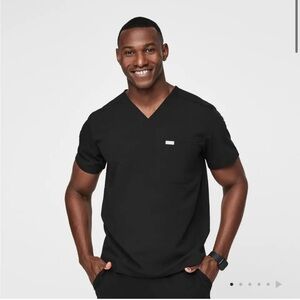 Figs Men’s Leon Three-Pocket Scrub Top Black Size Medium